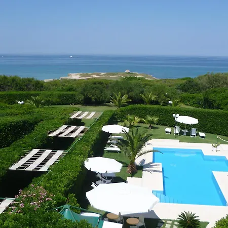 Punta Cassano - In Piscina Sulla Di Sabbia Aparthotel