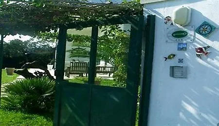 Punta Cassano - In Piscina Sulla Di Sabbia 3*